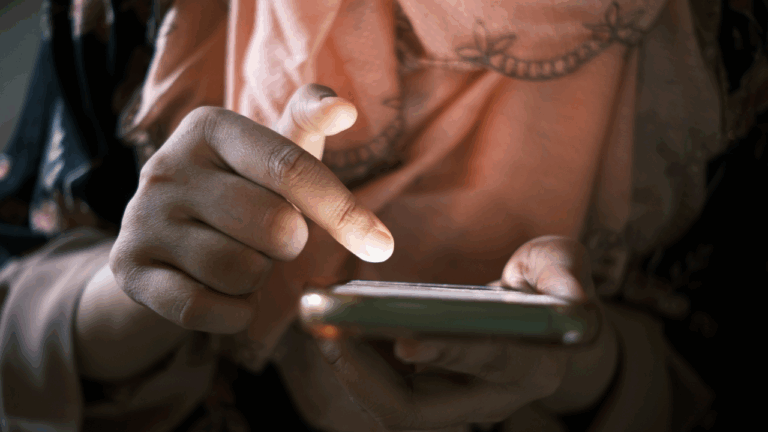 The 3 Bank Alerts Every Senior Must Turn On Today (To Stop Fraud Instantly)